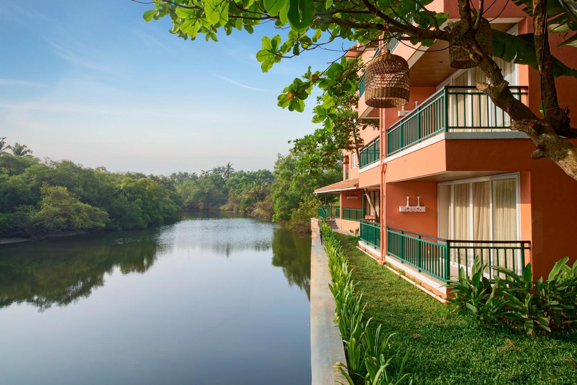 Mandrem Beach Resort, A Member Of Radisson Individuals Retreat Exterior photo